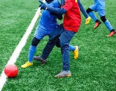 球迷激动拥,抱詹姆斯,场边温情互,欧宝娱乐会员登录入口,欧宝娱乐官网,欧宝娱乐